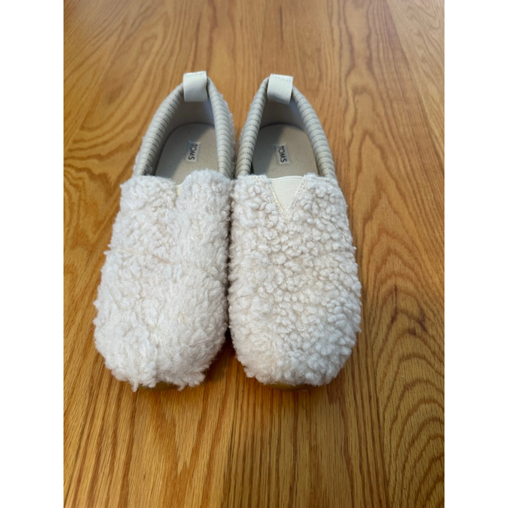 Women's TOMS Cream Alpargata Faux Fur Plush Shearling Slipper Flats Size 8.5 - Picture 2 of 8